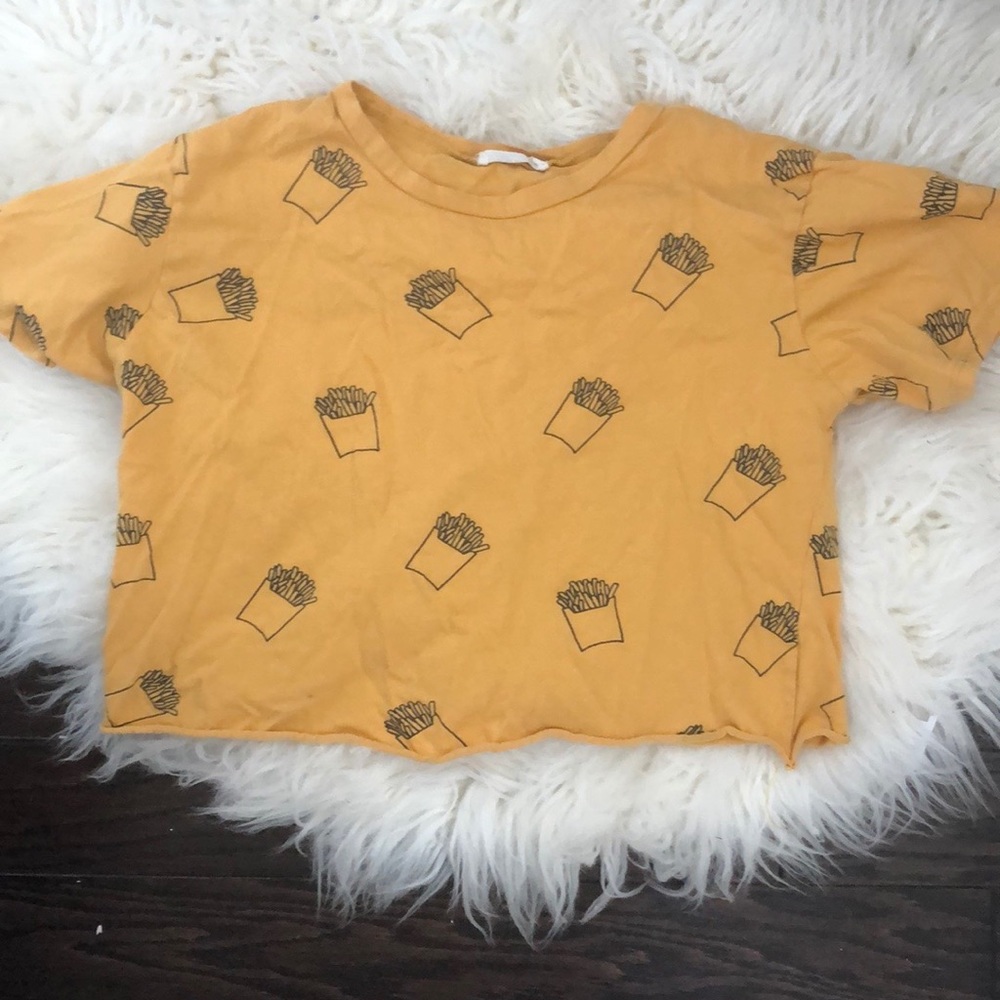 Cropped, mustard yellow tee with french fries